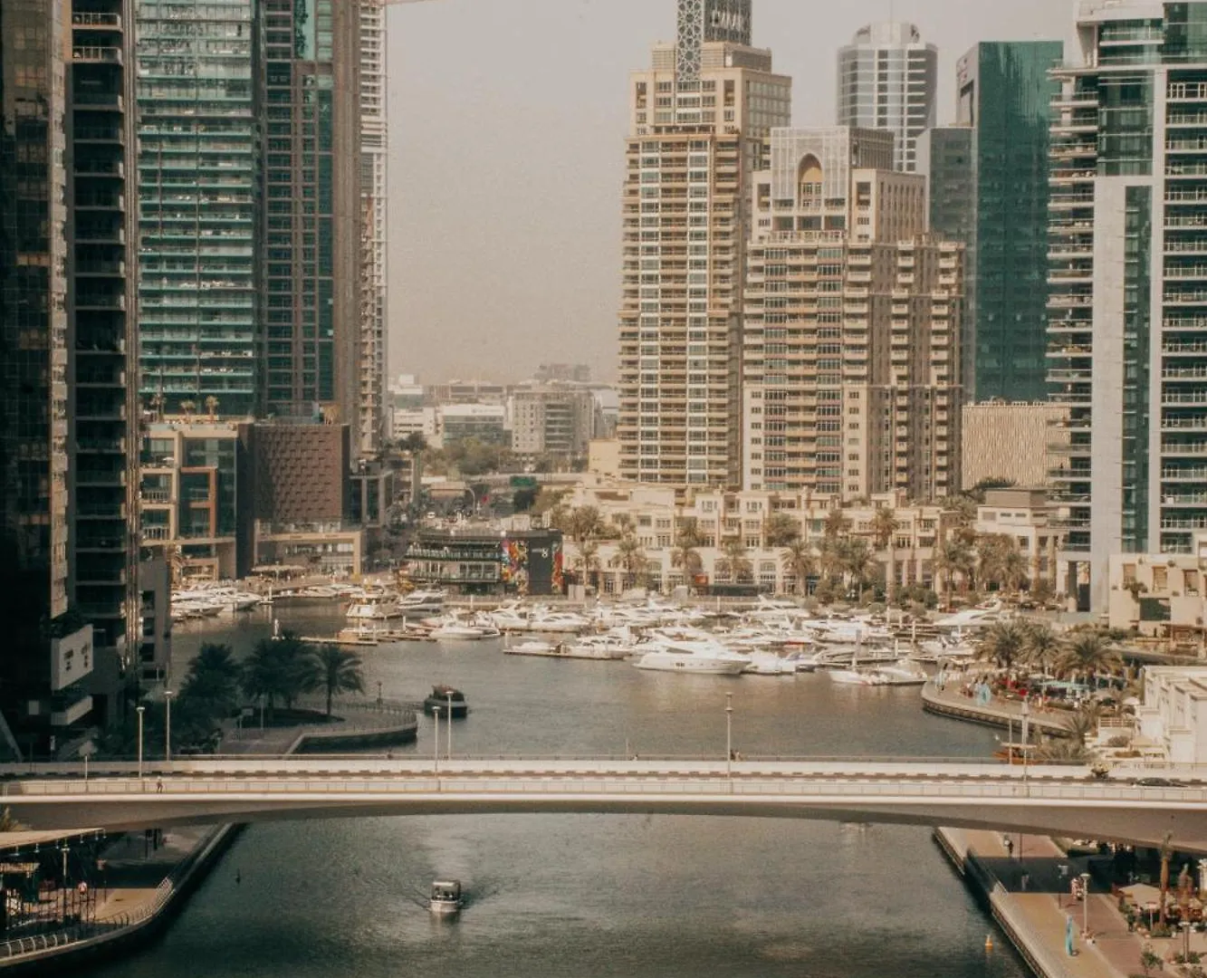 Liv With Us Holiday Homes - Marina View Tower B Dubai Apartment