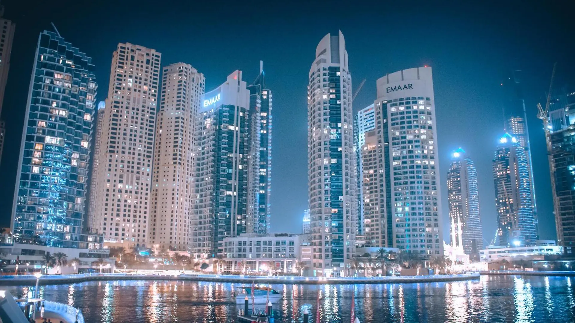 Liv With Us Holiday Homes - Marina View Tower B location